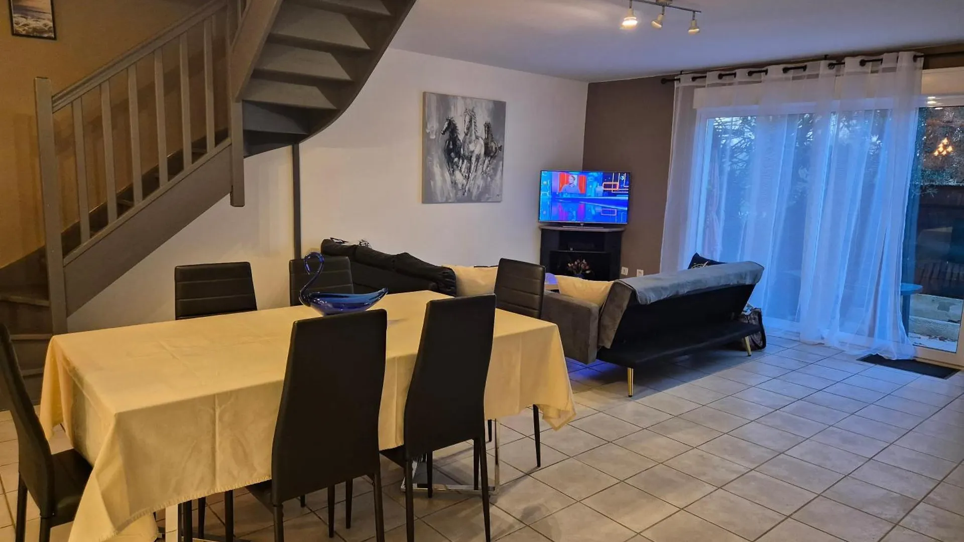 Holiday home Un Brin De Mistral Villa Port-Saint-Louis-du-Rhone